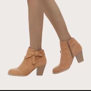 Emery rose Brown Suede Booties